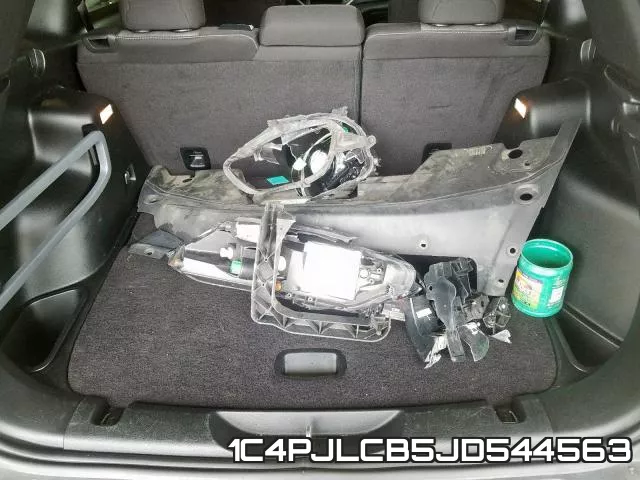1C4PJLCB5JD544563 фото 8