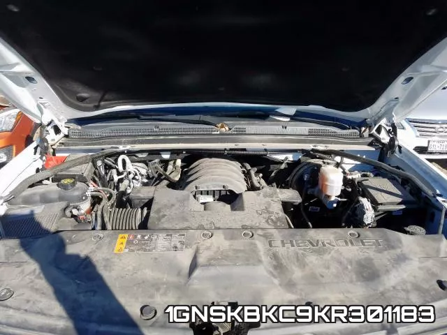 1GNSKBKC9KR301183 фото 4