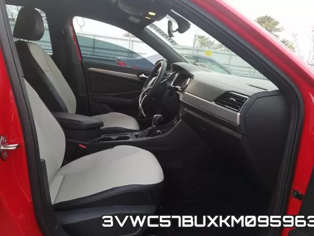 3VWC57BUXKM095963 фото 4