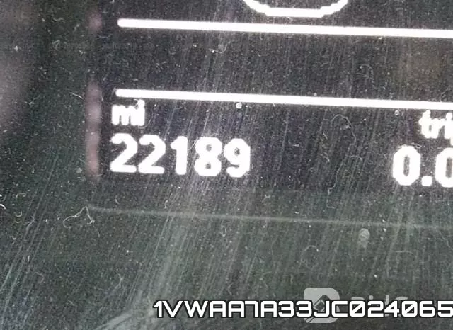 1VWAA7A33JC024065 фото 6