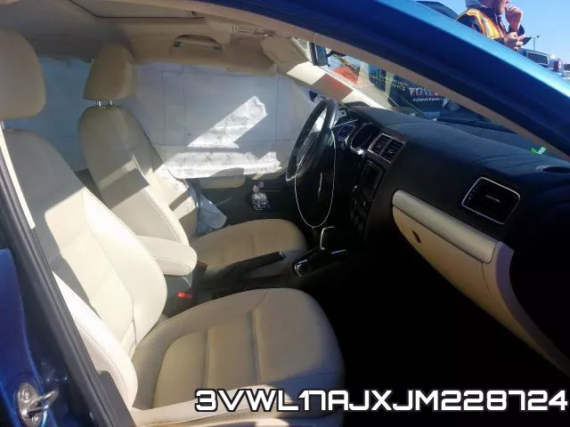 3VWL17AJXJM228724 фото 4