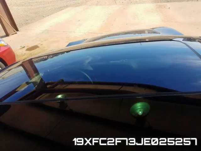 19XFC2F73JE025257 фото 7