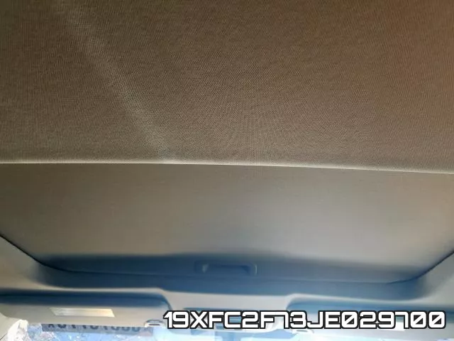 19XFC2F73JE029700 фото 8