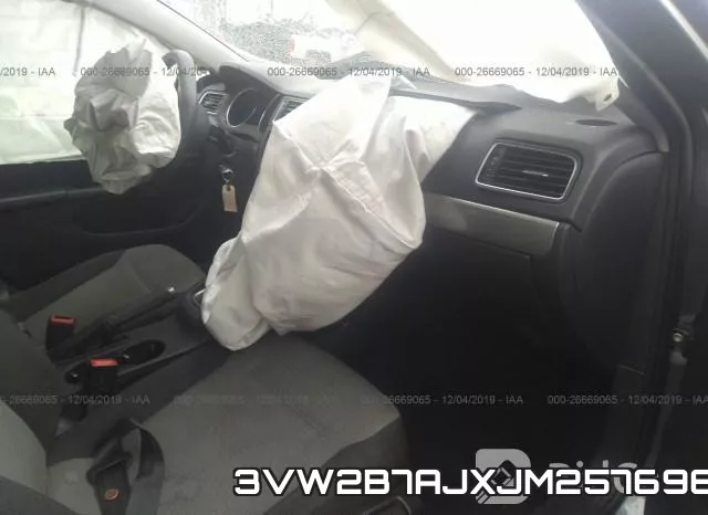 3VW2B7AJXJM257696 фото 6