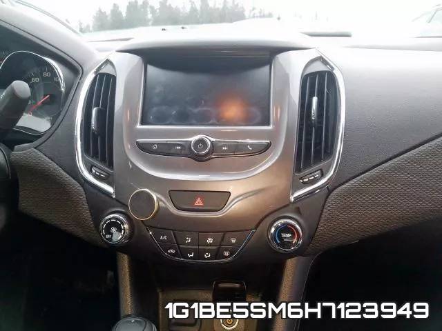 1G1BE5SM6H7123949 фото 9