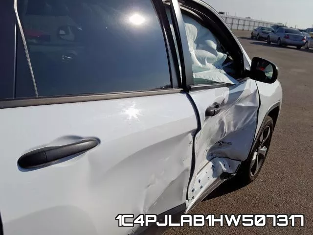 1C4PJLAB1HW507317 фото 4
