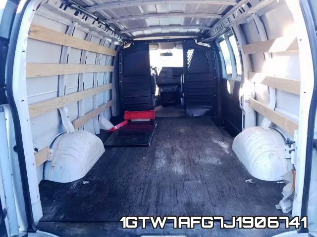 1GTW7AFG7J1906741 фото 5