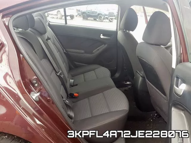 3KPFL4A72JE228076 фото 5