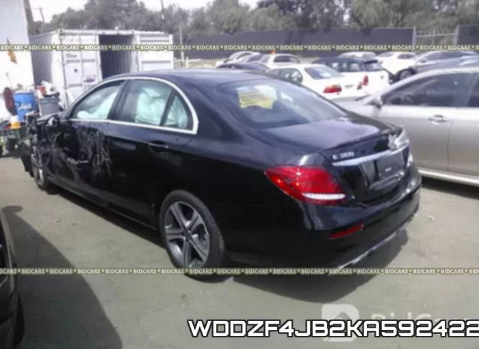 WDDZF4JB2KA592422 фото 4