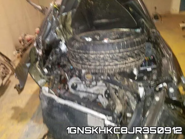 1GNSKHKC8JR350912 фото 7