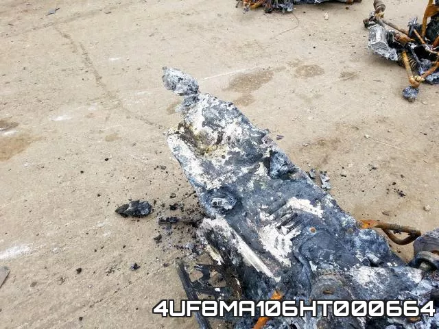 4UF8MA106HT000664 фото 7