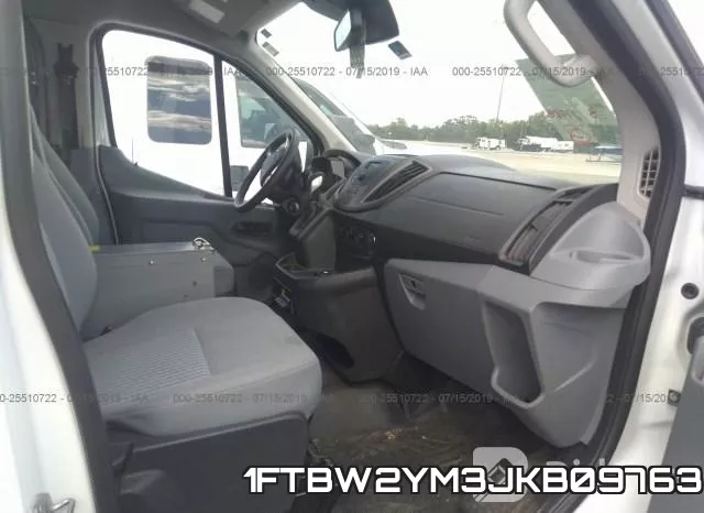 1FTBW2YM3JKB09763 фото 4
