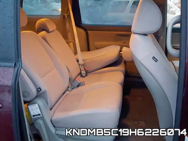 KNDMB5C19H6226074 фото 4