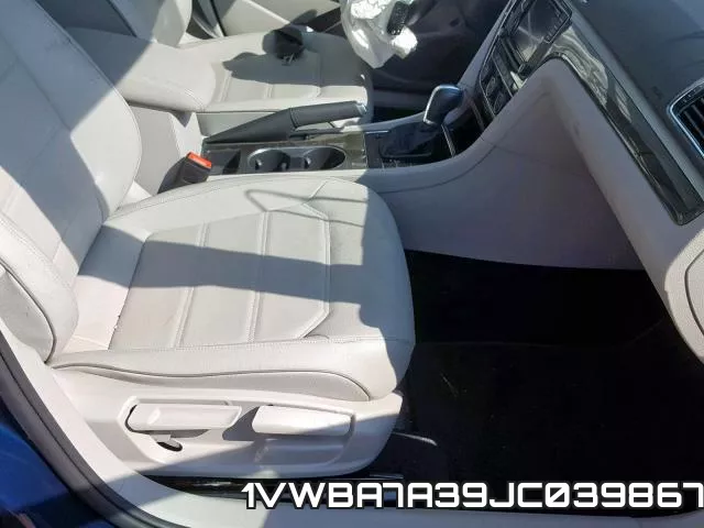 1VWBA7A39JC039867 фото 6