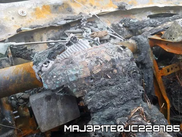 MAJ3P1TE0JC228785 фото 9