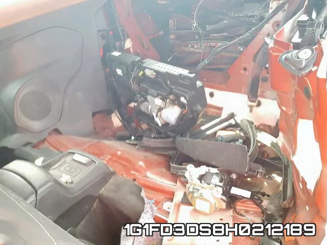 1G1FD3DS8H0212189 фото 2