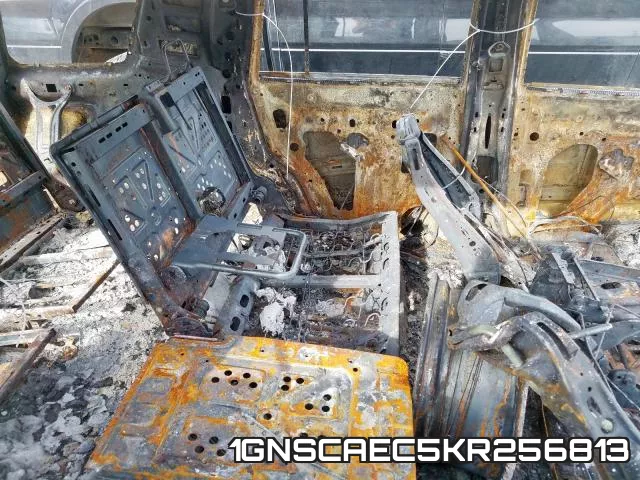 1GNSCAEC5KR256813 фото 7