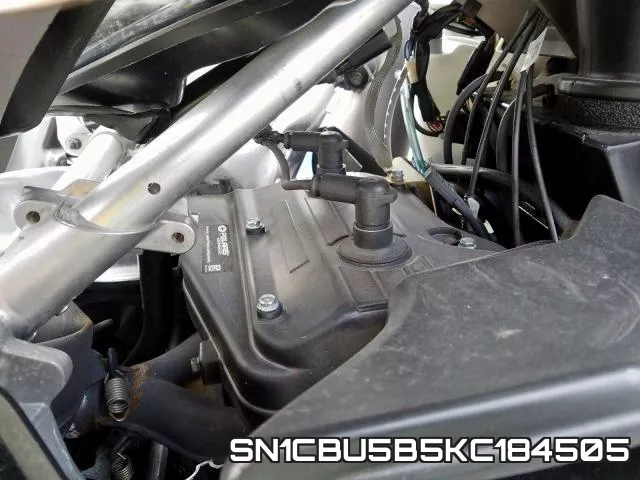 SN1CBU5B5KC184505 фото 8