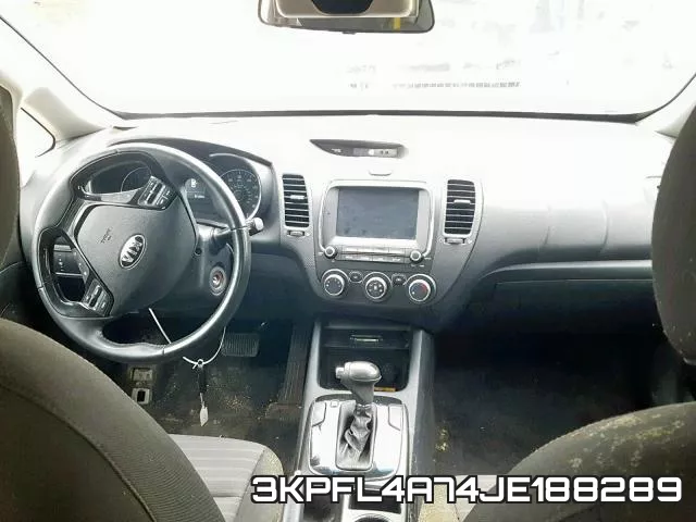 3KPFL4A74JE188289 фото 10