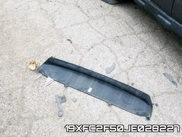 19XFC2F50JE028227 фото 10