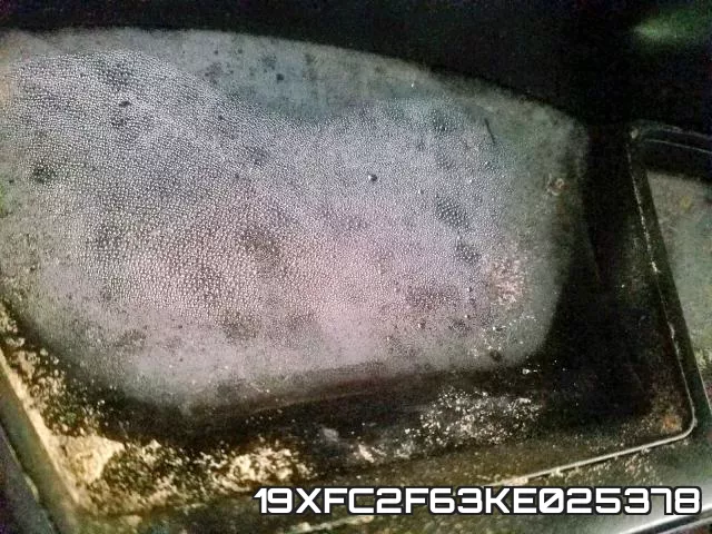 19XFC2F63KE025378 фото 9