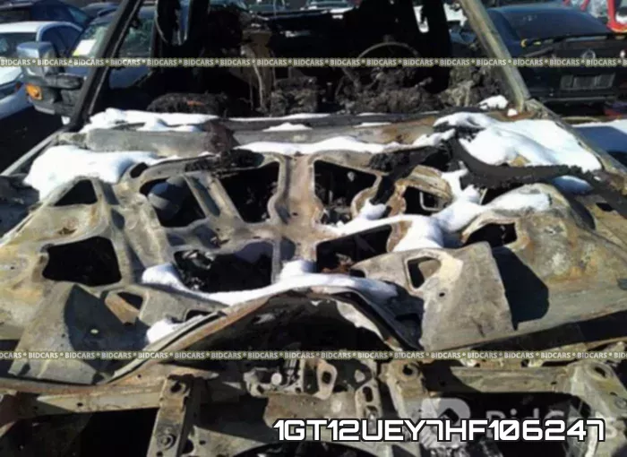 1GT12UEY7HF106247 фото 2