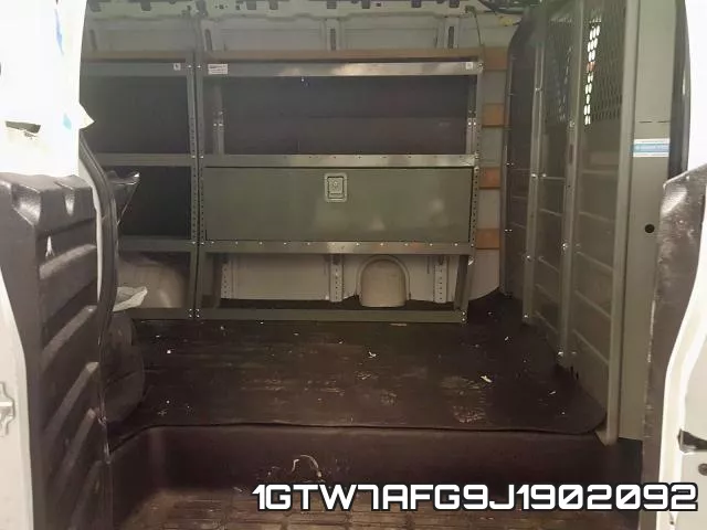 1GTW7AFG9J1902092 фото 7