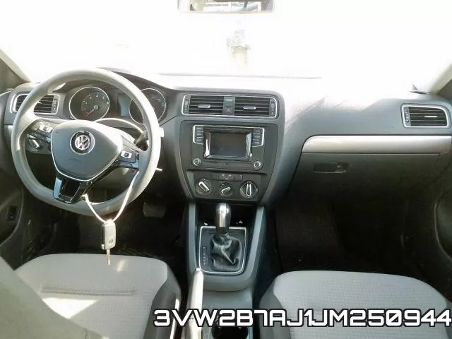 3VW2B7AJ1JM250944 фото 10