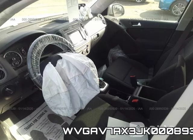 WVGAV7AX3JK000893 фото 6