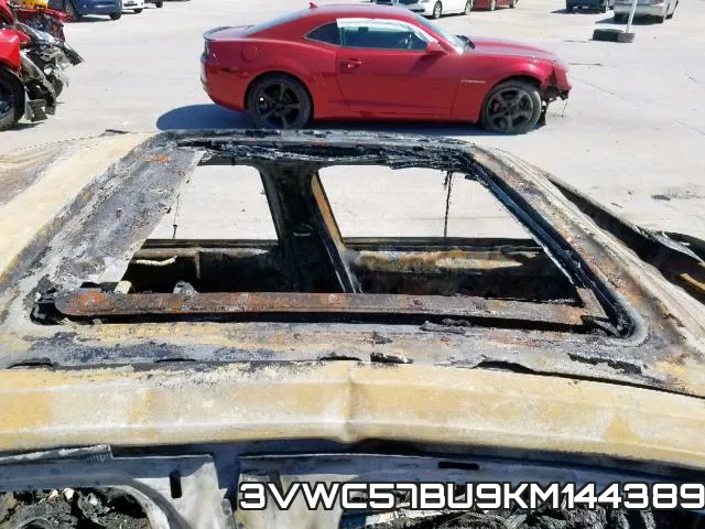 3VWC57BU9KM144389 фото 2