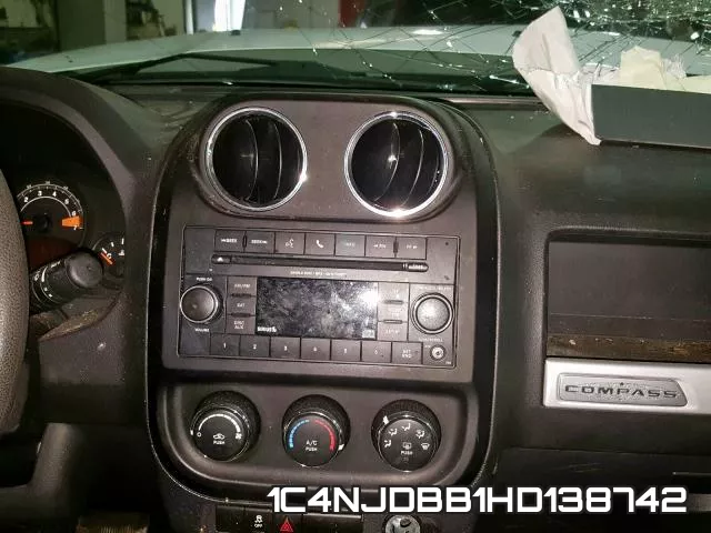 1C4NJDBB1HD138742 фото 10