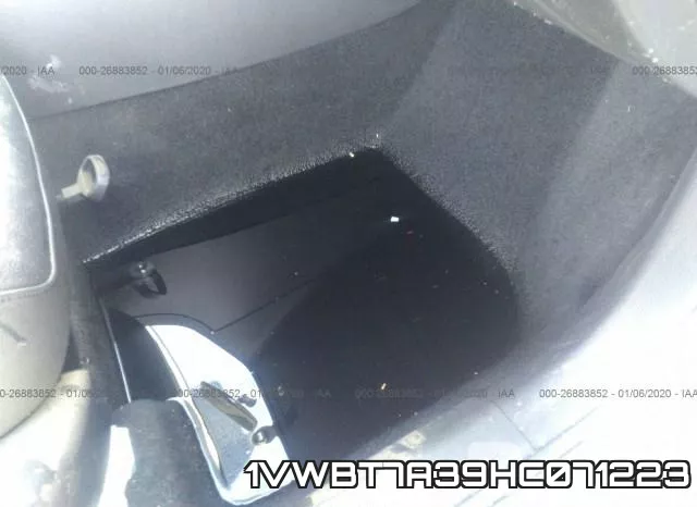 1VWBT7A39HC071223 фото 7