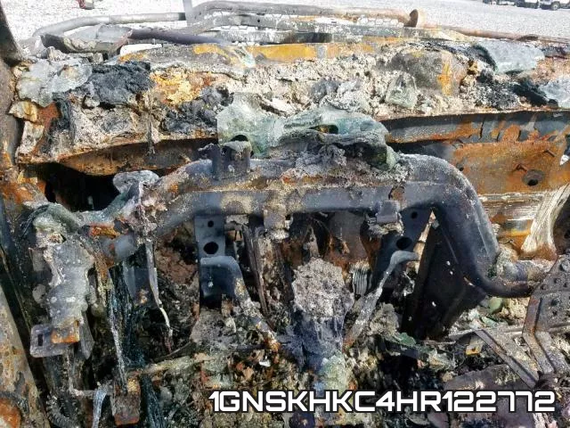 1GNSKHKC4HR122772 фото 9
