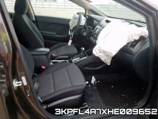 3KPFL4A7XHE009652 фото 6