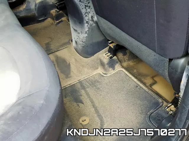 KNDJN2A25J7570277 фото 10