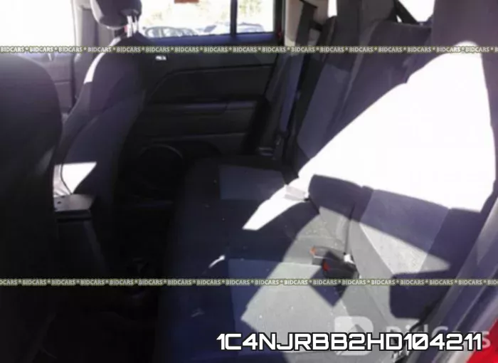 1C4NJRBB2HD104211 фото 8
