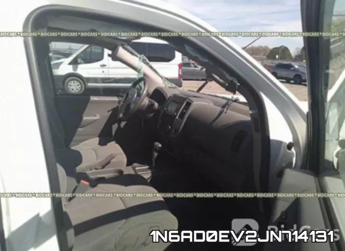 1N6AD0EV2JN714131 фото 6