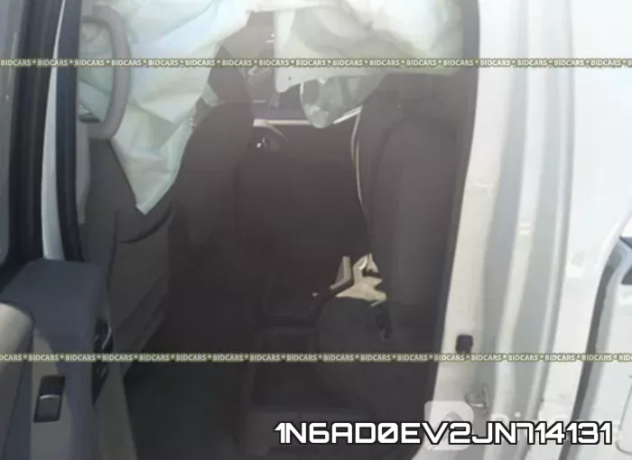 1N6AD0EV2JN714131 фото 9