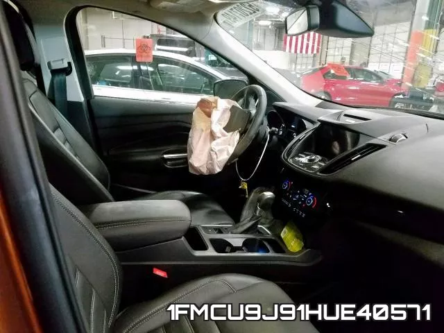 1FMCU9J91HUE40571 фото 6