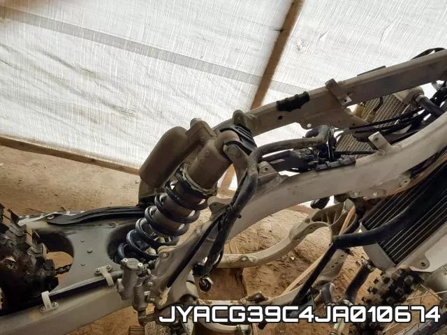 JYACG39C4JA010674 фото 6