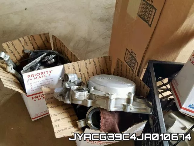 JYACG39C4JA010674 фото 8