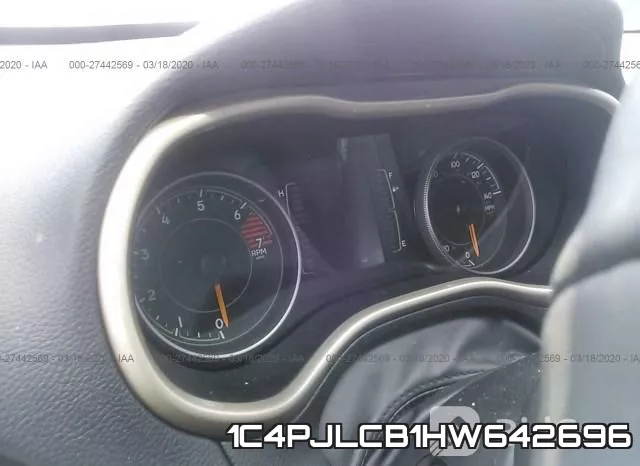 1C4PJLCB1HW642696 фото 8