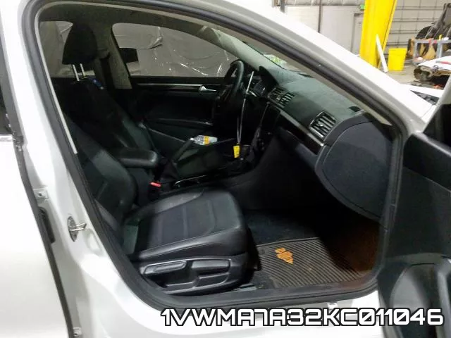 1VWMA7A32KC011046 фото 6