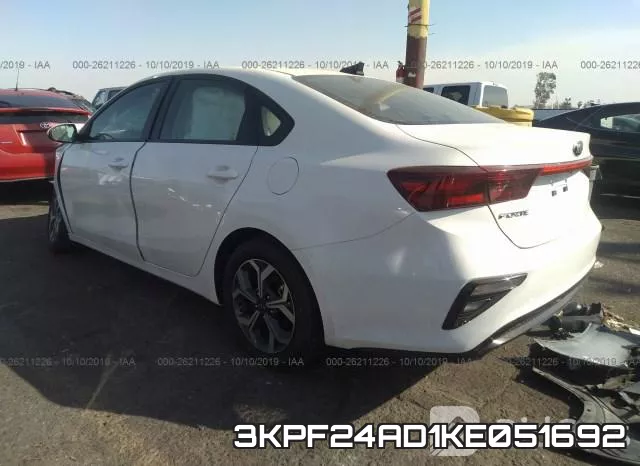 3KPF24AD1KE051692 фото 4
