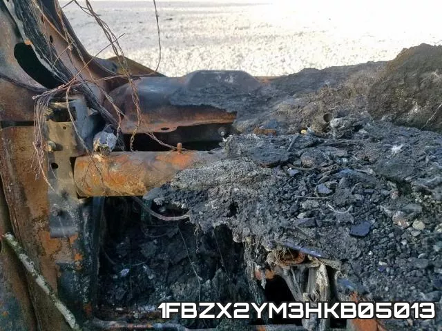 1FBZX2YM3HKB05013 фото 9