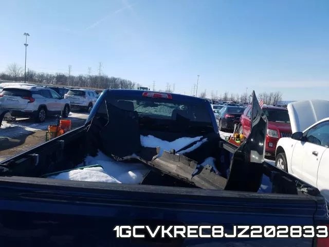 1GCVKREC8JZ202833 фото 7
