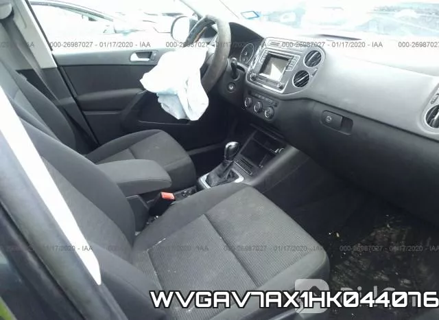 WVGAV7AX1HK044076 фото 6