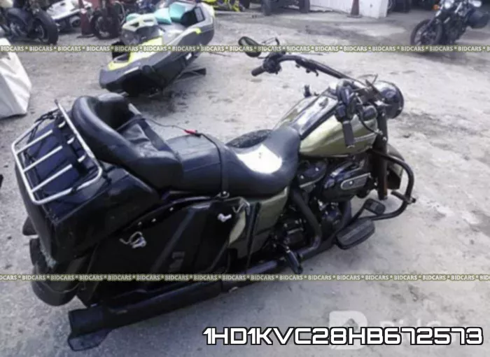 1HD1KVC28HB672573 фото 5