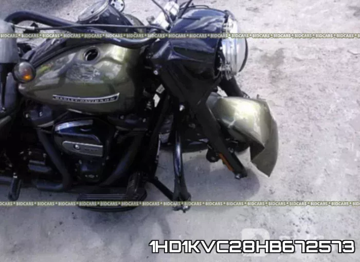 1HD1KVC28HB672573 фото 6