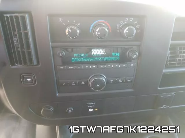 1GTW7AFG7K1224251 фото 10